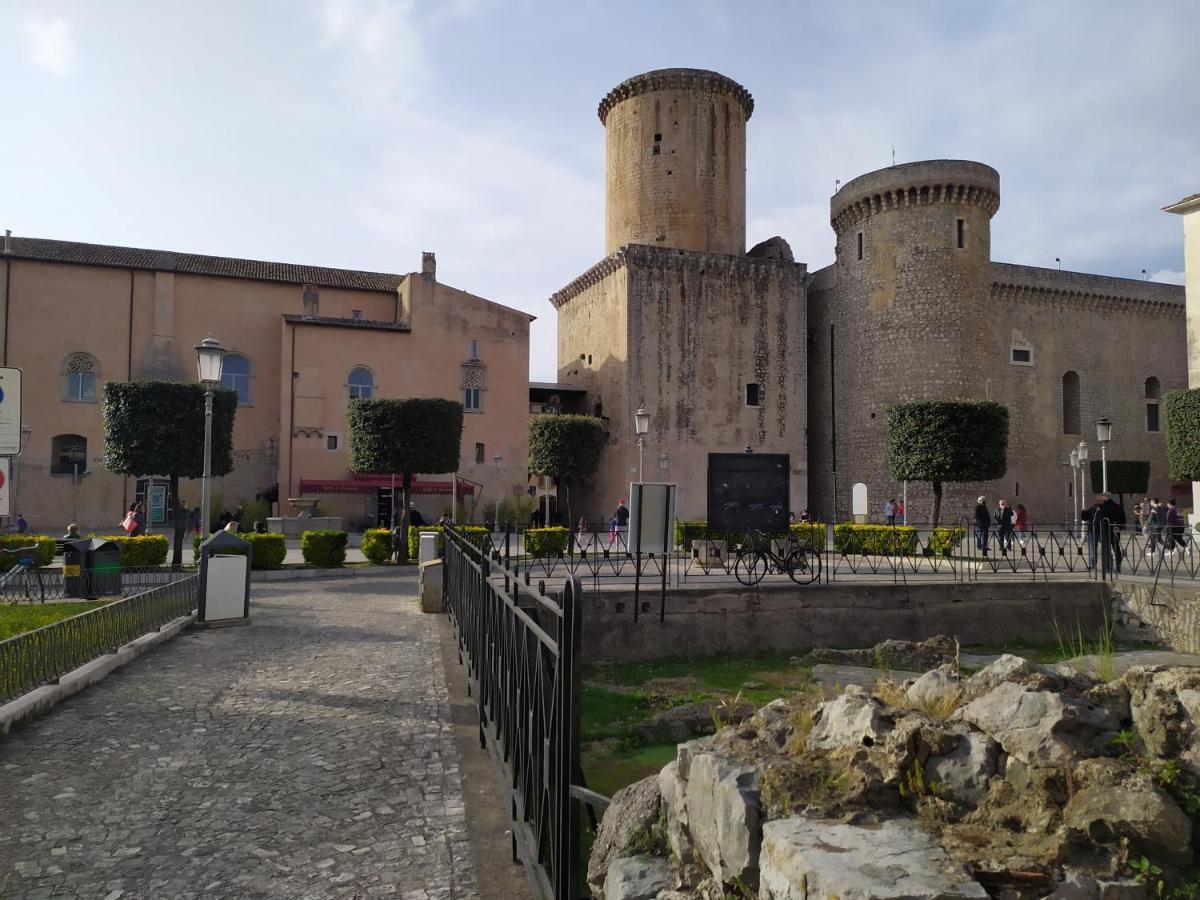 Casa Flora Fondi Centro Storico Apartment Luaran gambar